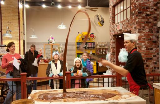 chocolatier making chocolate