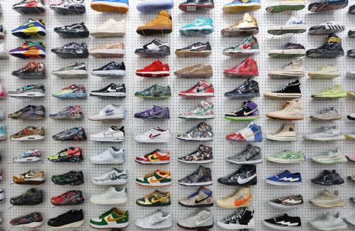 Shoe Wall at Initial
