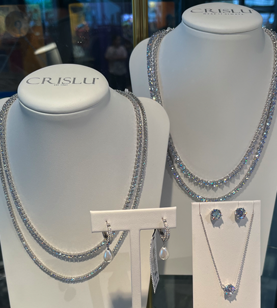 Crislu jewelry display