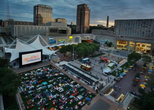 WeekEnder Event on Crown Center Square