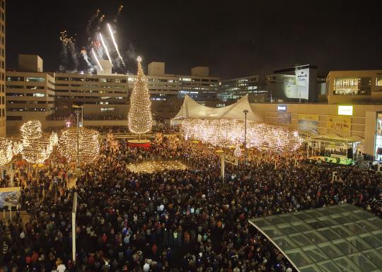 Mayor's Chrsitmas Tree on Crown Center Square during Ceremony
