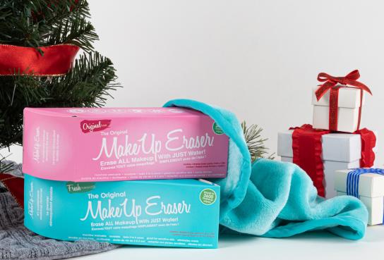 Make-up Eraser in Box by Christmas tree