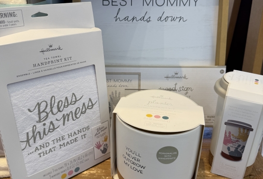 Tea Towel Handprint Kit, Best Mommy Wood Sign, Planter and Cup to be personalized