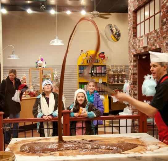 chocolatier making chocolate